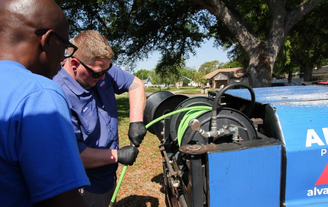 Alvarez hydro jetting crew serving Bradenton
